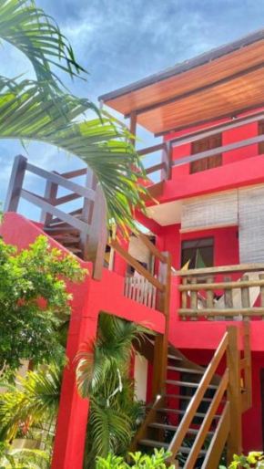 PRAIA DO FORTE RED HOUSE, próximo das principais atrações e praias